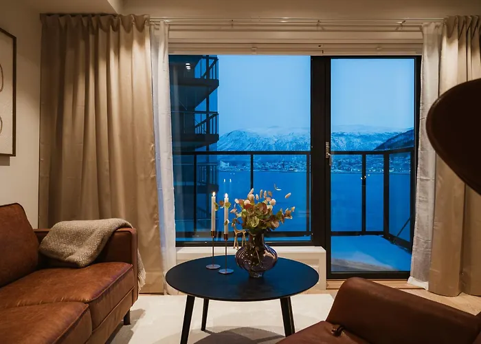 Aurora Two - Oceanfront Тромсё